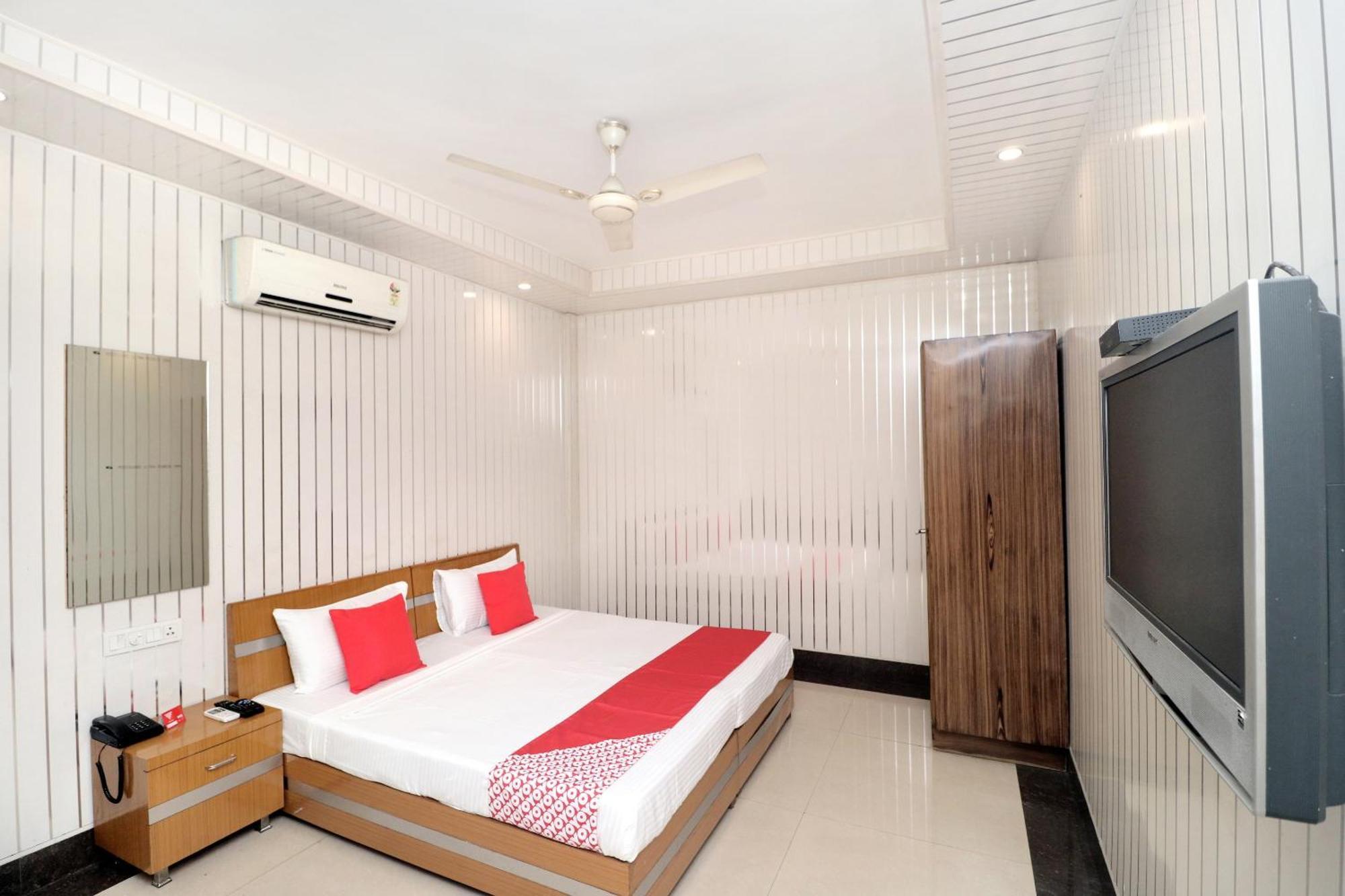 Hotel O Le Bon Ton 卢迪亚纳 外观 照片