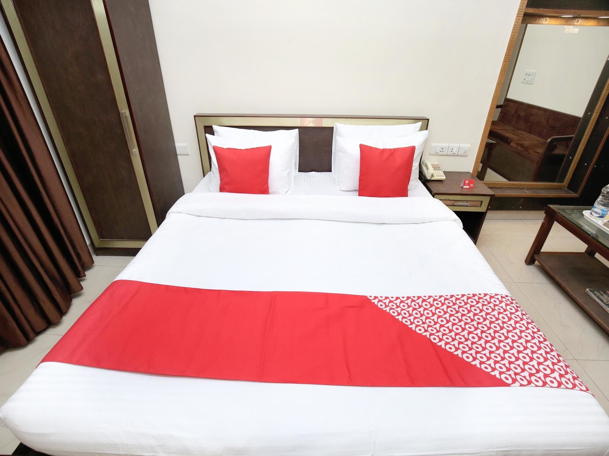 Hotel O Le Bon Ton 卢迪亚纳 外观 照片
